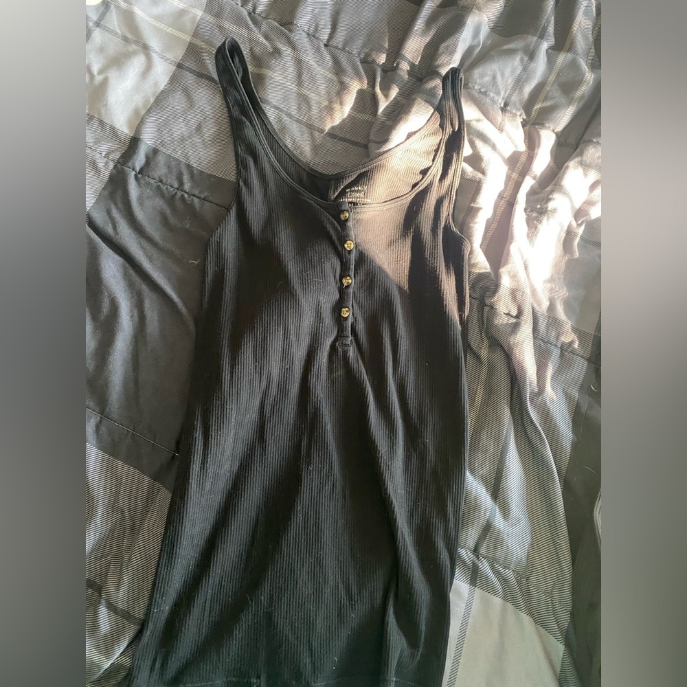 Black 3 button tank